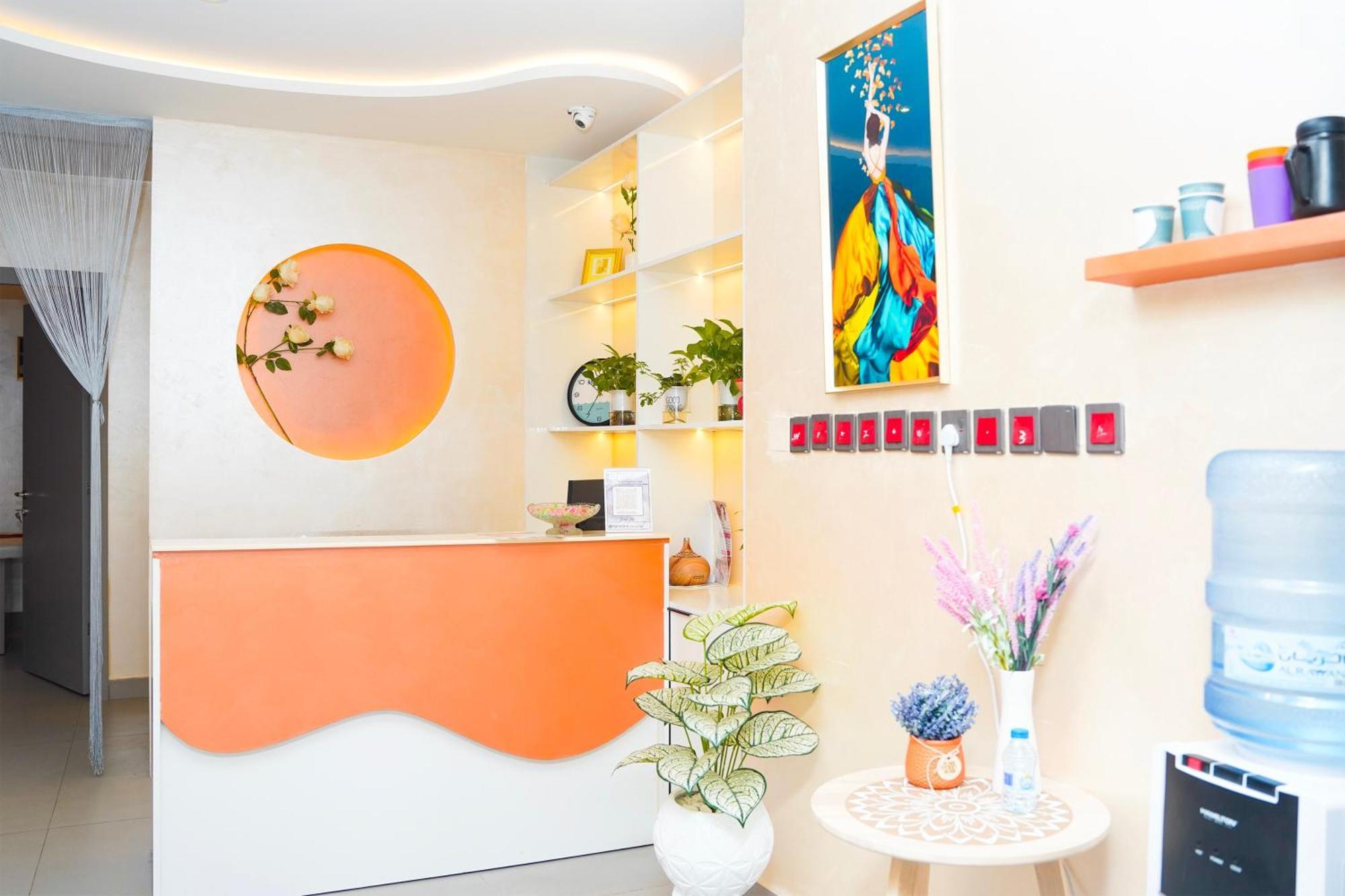 Al Bayrahaa Hotel Apartments Seeb Bagian luar foto