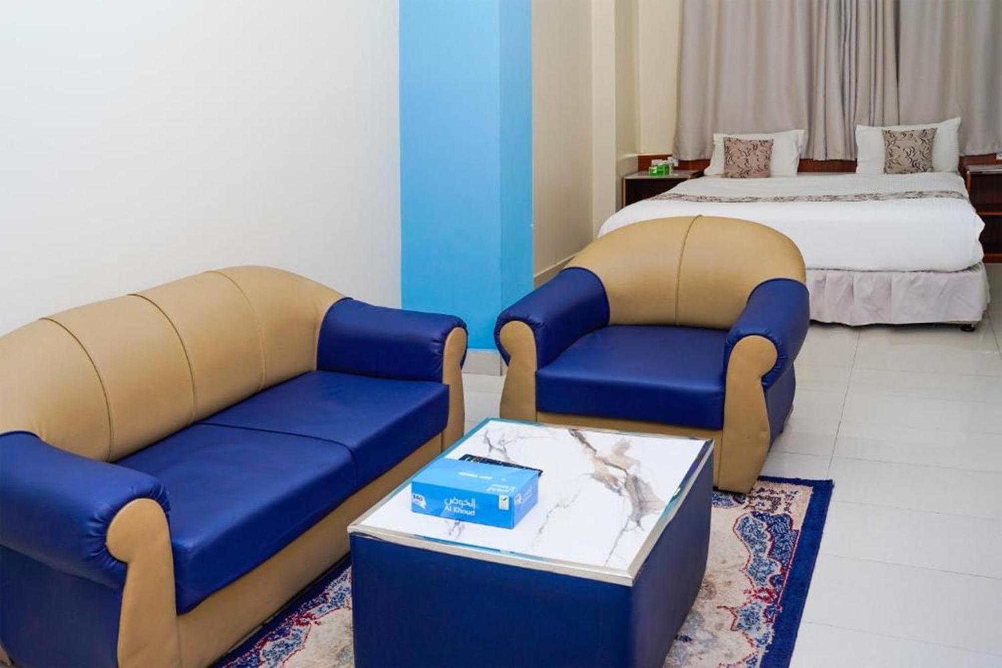 Al Bayrahaa Hotel Apartments Seeb Bagian luar foto