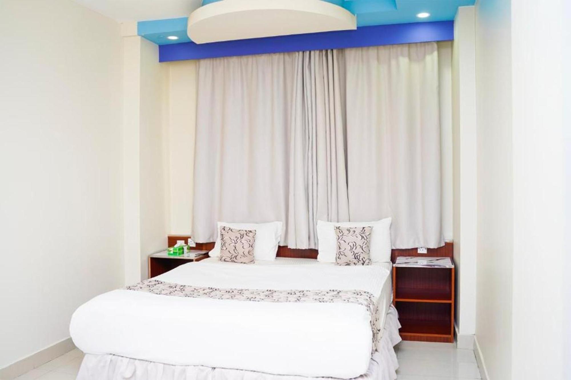 Al Bayrahaa Hotel Apartments Seeb Bagian luar foto