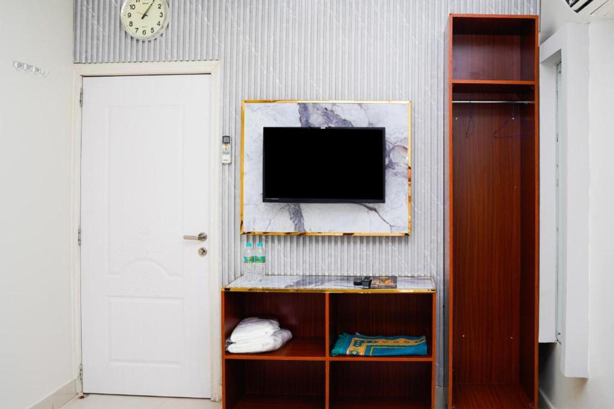 Al Bayrahaa Hotel Apartments Seeb Bagian luar foto