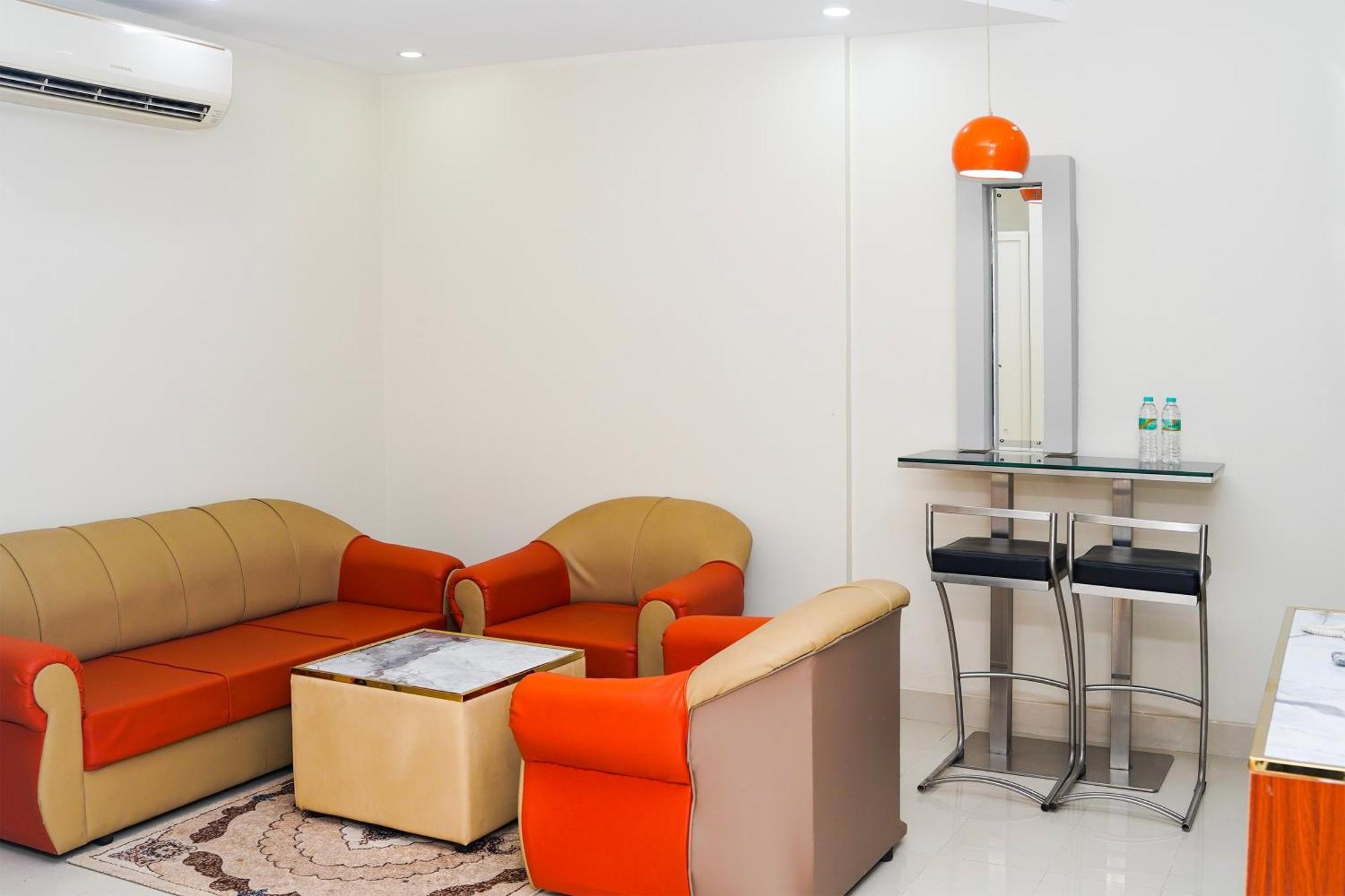 Al Bayrahaa Hotel Apartments Seeb Bagian luar foto